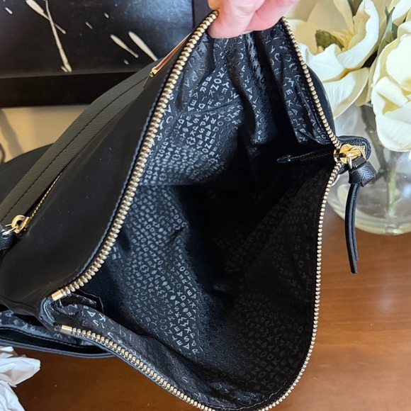Kate Spade Black Crossbody Bag with Gold Details - Picture 6 of 7